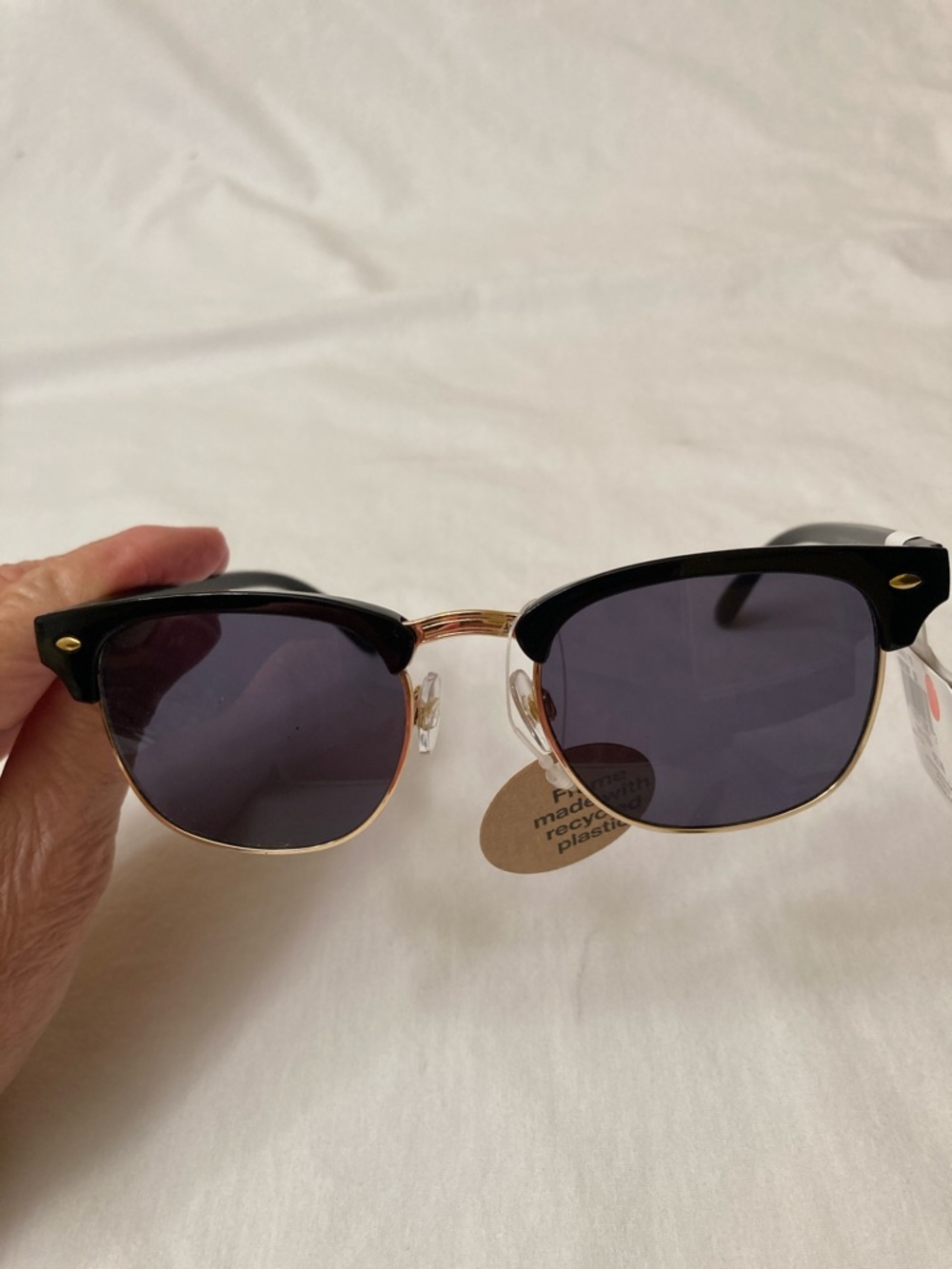 Foster Grant Black and Gold Sunglasses NWT 100% UV protection